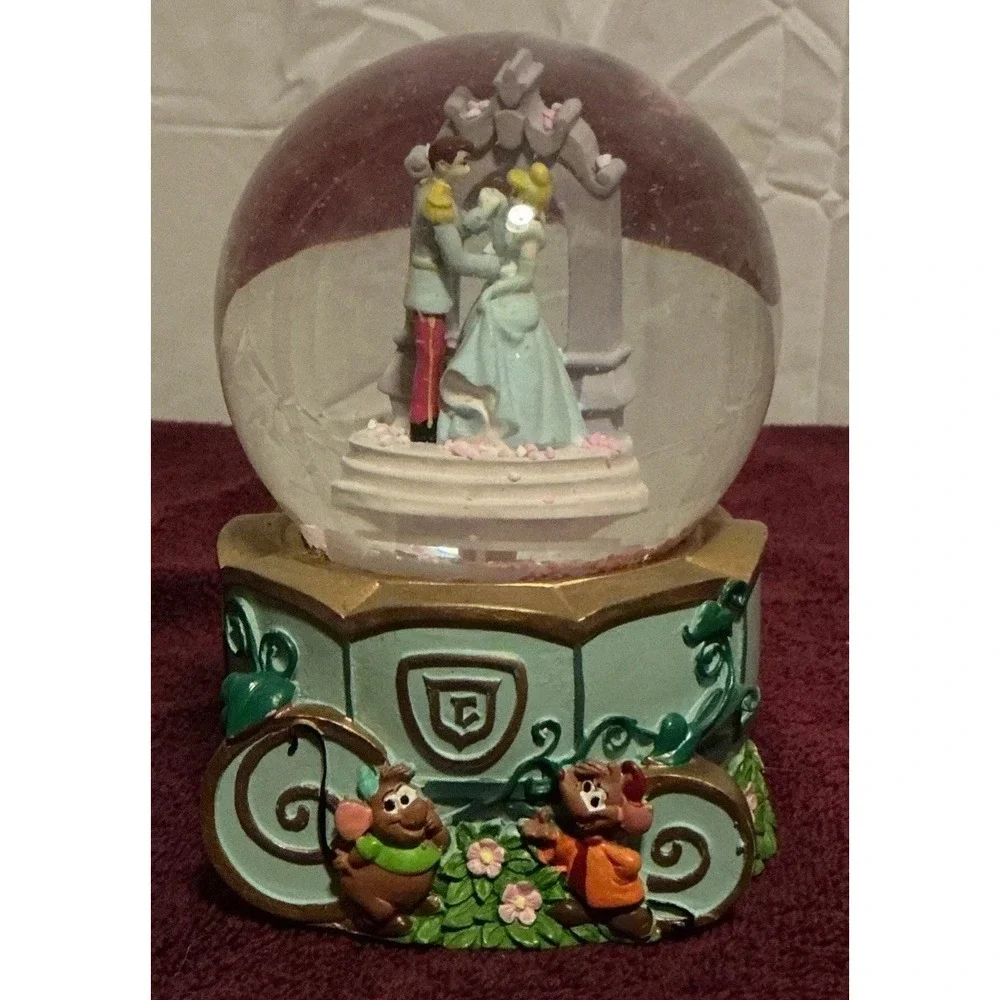 Disney Cinderella And Prince Charming Musical With Swirling Snow Globe, Tested